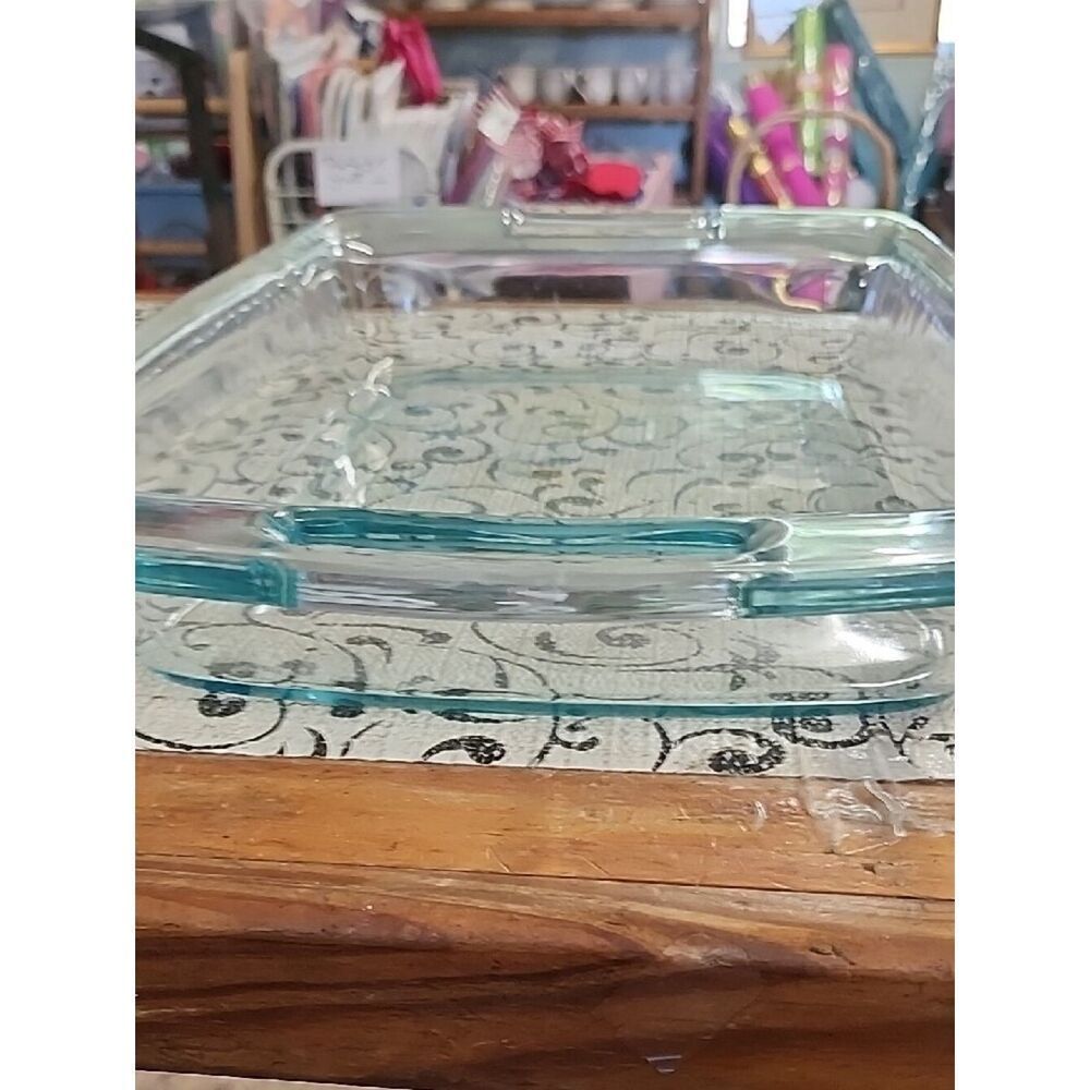 Pyrex Clear Glass Rectangular Baking Dish with Handles - Picture 6 of 7